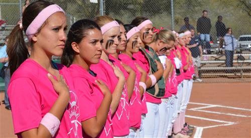 softball players 