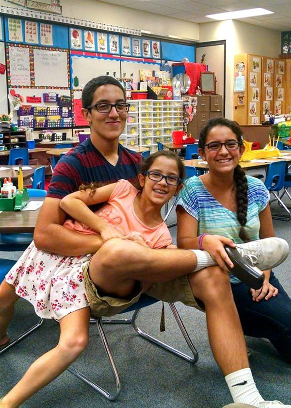 Jacob, Ricarda, and Devon Landis 